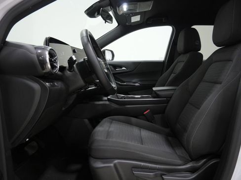 Used 2025 Chevrolet Equinox LT image 12