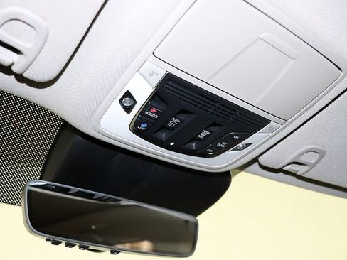 Used 2024 Acura RDX SH-AWD image 22