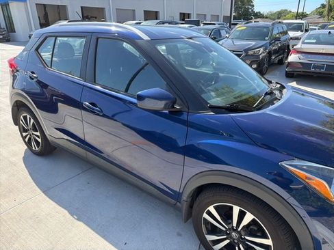Used 2020 Nissan Kicks SV image 4