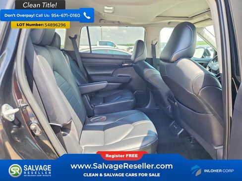 Used 2021 Toyota Highlander XLE AWD/4WD image 15