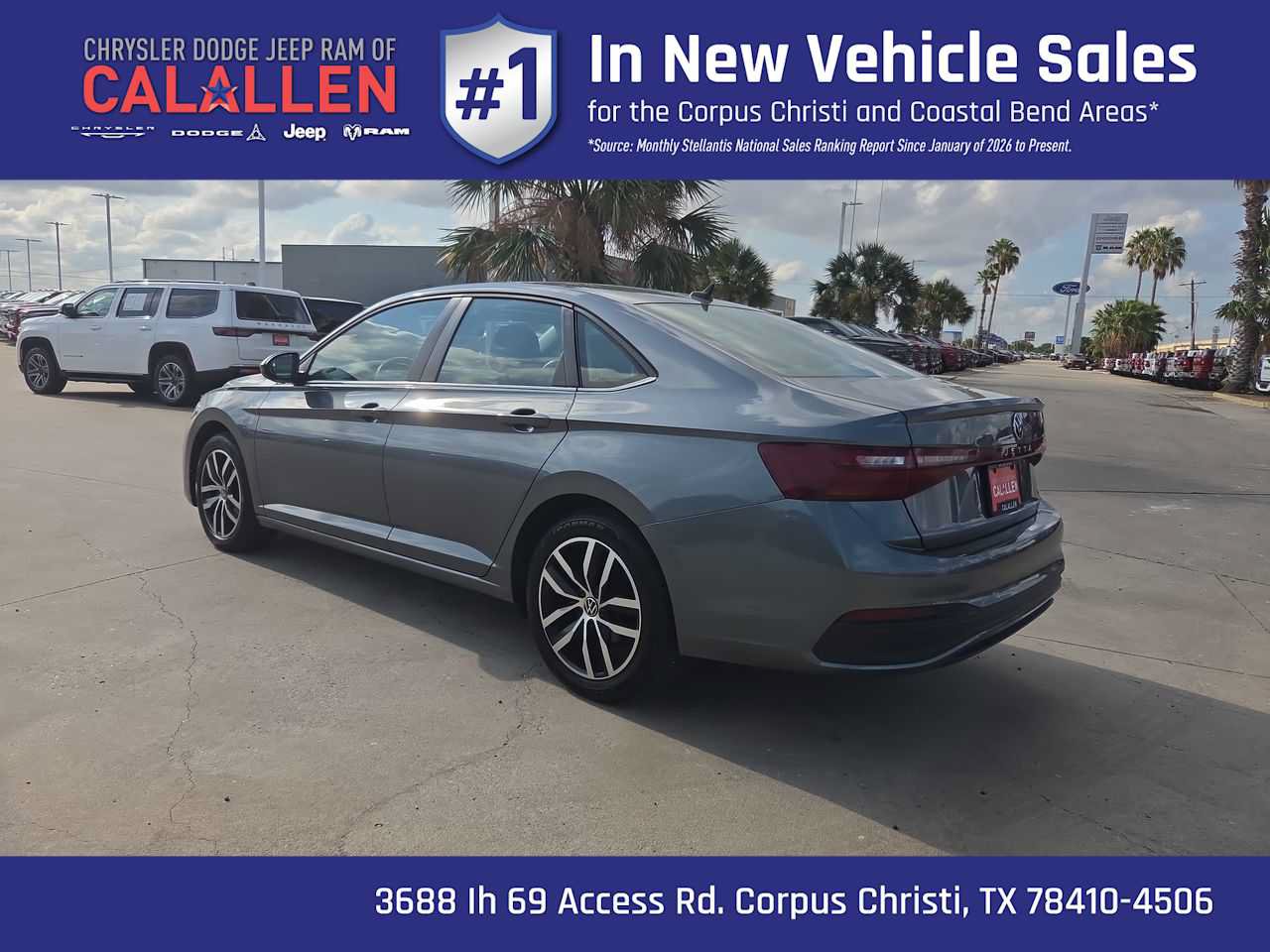 Used 2025 Volkswagen Jetta SE FWD image 12