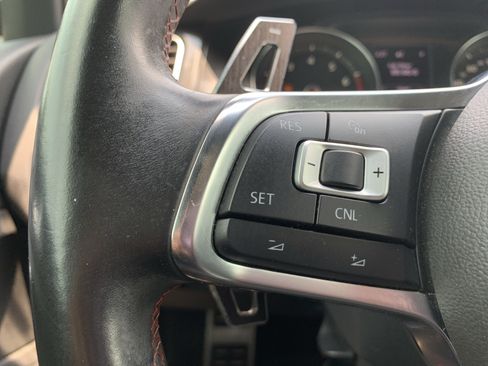 Used 2015 Volkswagen GTI SE FWD image 19
