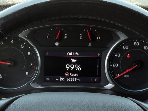 Used 2022 Chevrolet Traverse LT FWD image 16