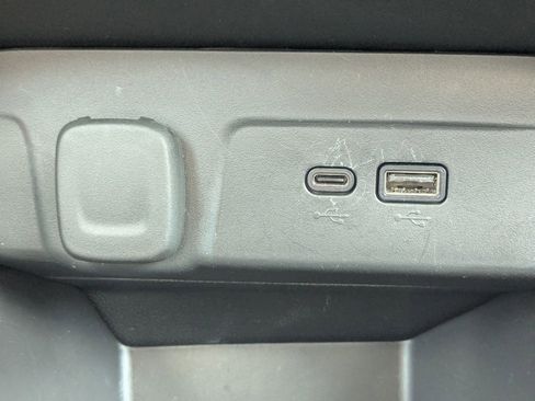 Used 2025 Chevrolet Trax LT image 22