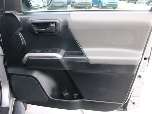 Used 2016 Toyota Tacoma SR5 image 21