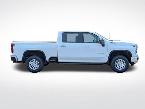 Used 2025 Chevrolet Silverado 2500 LTZ w/ LTZ Convenience Package AWD/4WD image 2