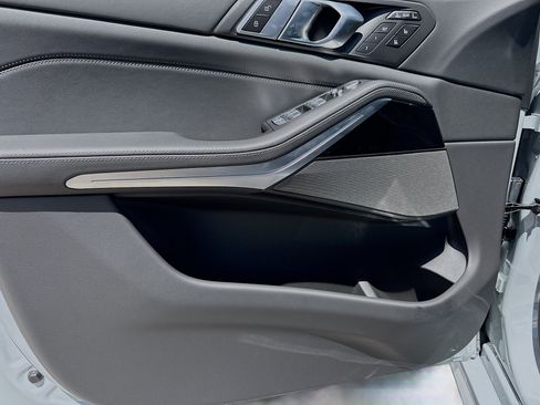 New 2026 BMW ALPINA XB7 AWD/4WD image 23