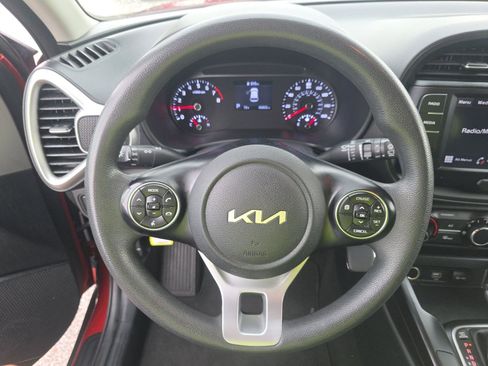 Used 2022 Kia Soul LX FWD image 14