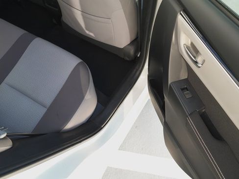 Used 2019 Toyota Corolla LE image 16