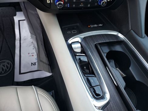 Used 2022 Buick Enclave Avenir w/ Avenir Technology Package image 26