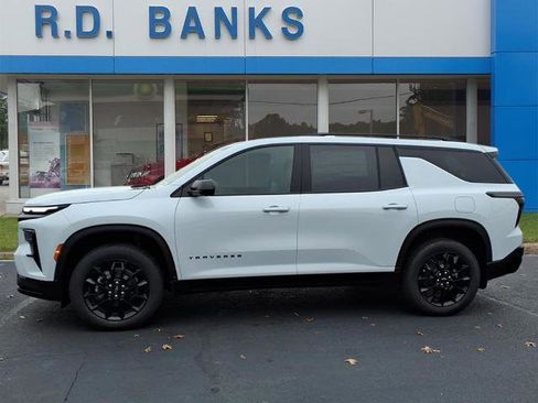 New 2026 Chevrolet Traverse LT w/ Midnight/Sport Edition image 2