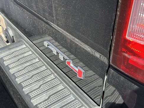 Used 2023 GMC Sierra 1500 AT4 w/ Technology Package AWD/4WD image 11