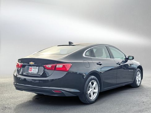 Used 2017 Chevrolet Malibu LS w/ LPO, Convenience Package 1 image 5