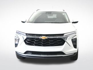 Used 2025 Chevrolet Trax LT w/ LT Convenience Package FWD video 2