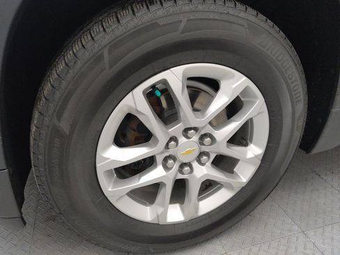Used 2021 Chevrolet Traverse LS FWD image 31