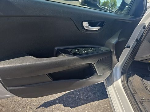Used 2022 Kia Rio LX FWD image 9