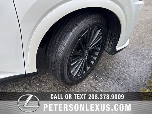 Used 2025 Lexus RX 350h w/ Convenience Package image 11