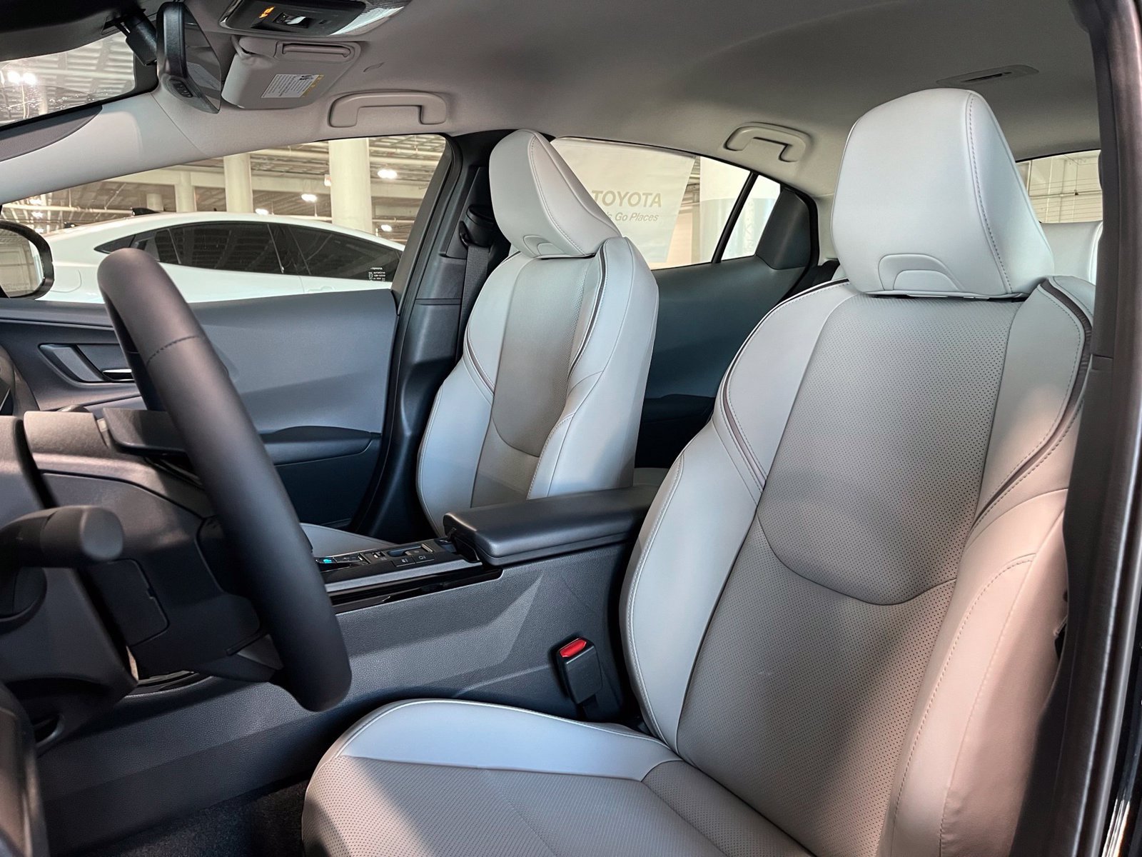 New 2027 Toyota Prius XLE AWD/4WD image 14