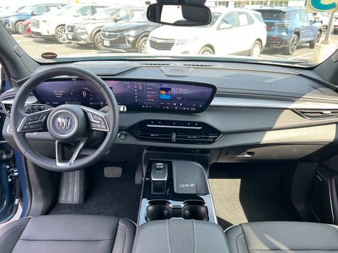 Certified 2025 Buick Enclave Preferred FWD image 14
