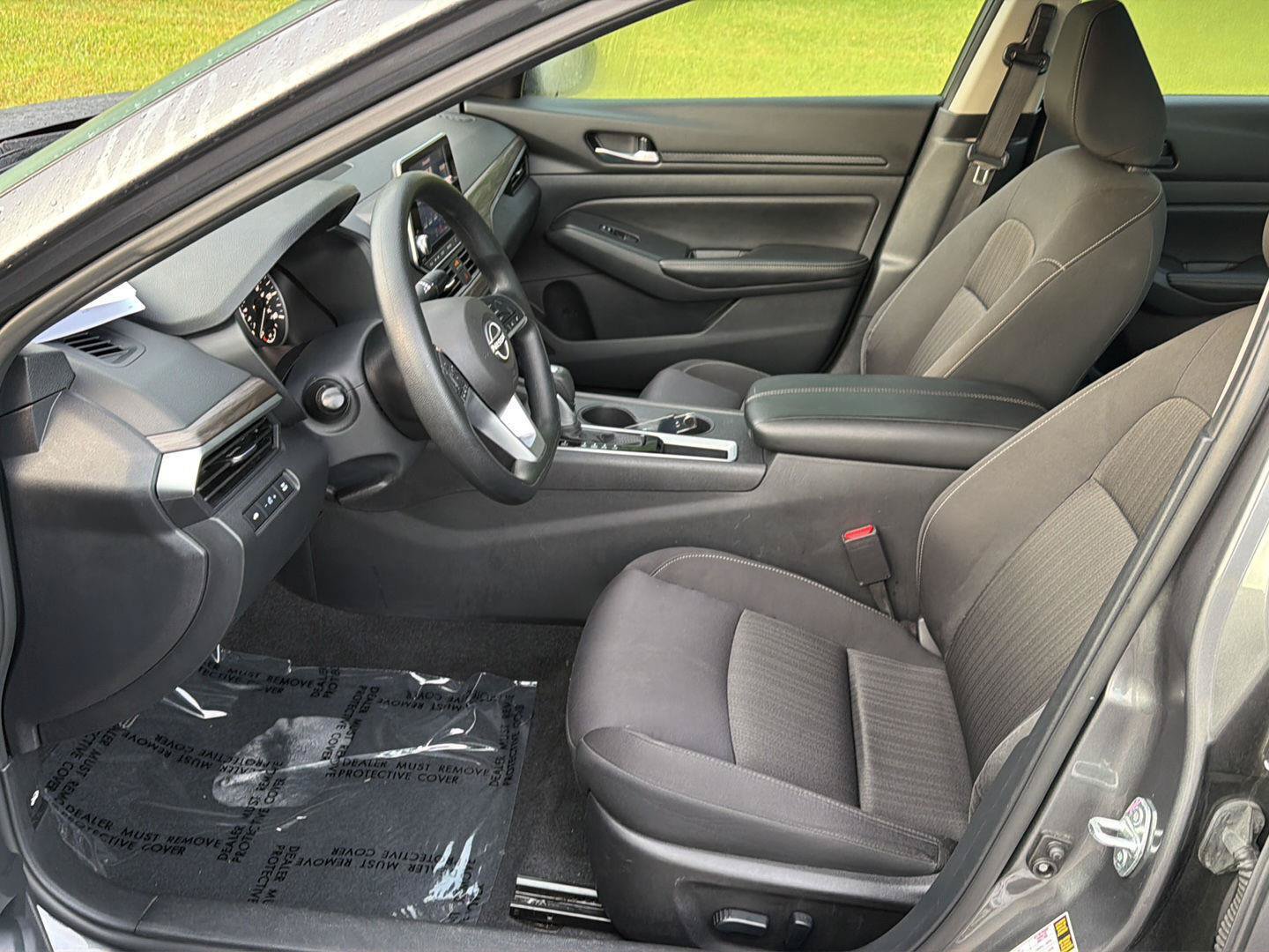 Used 2025 Nissan Altima 2.5 SV FWD image 10