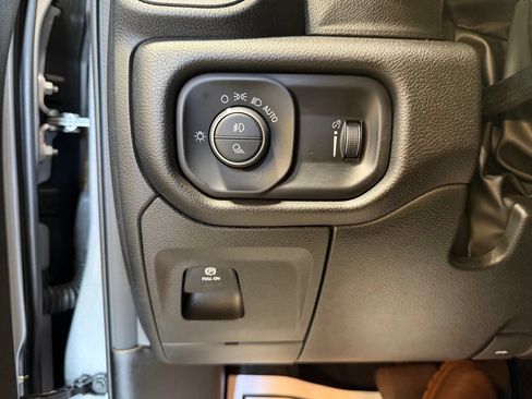 Certified 2025 RAM 1500 Tradesman w/ Night Edition AWD/4WD image 17