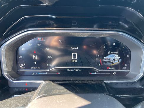 Used 2024 GMC Sierra 1500 SLT RWD image 6