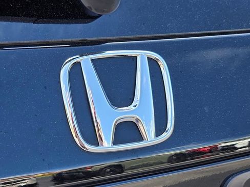 Used 2025 Honda Pilot EX-L image 18