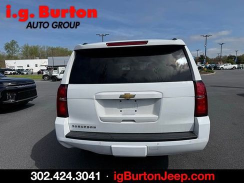 Used 2019 Chevrolet Suburban LT image 4