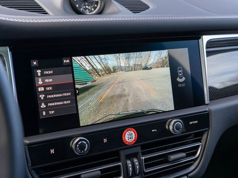 Certified 2025 Porsche Macan image 29