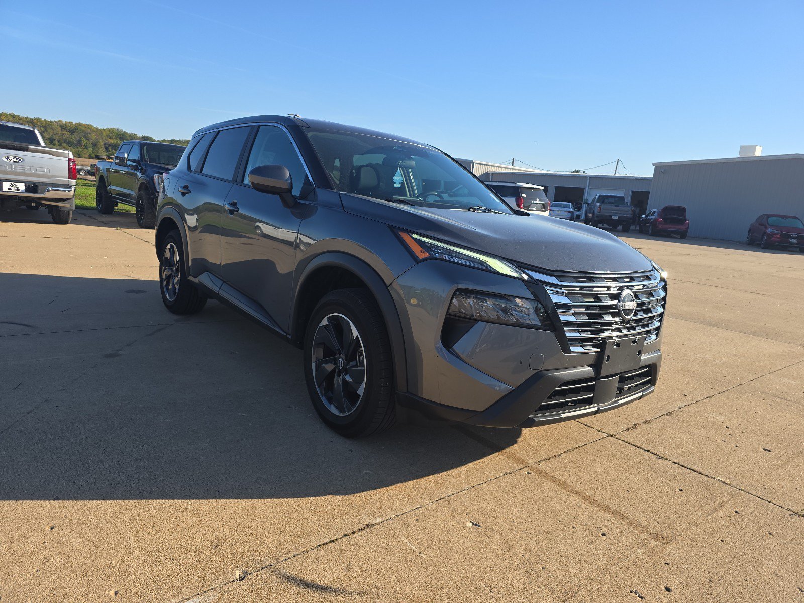Used 2025 Nissan Rogue SV FWD image 8