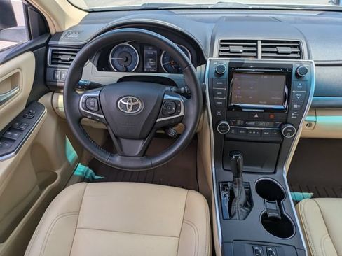 Used 2017 Toyota Camry XLE w/ Moonroof Package FWD image 16