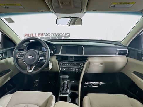 Used 2018 Kia Optima LX w/ 17" Alloy Wheels Package image 27