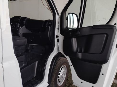 Used 2025 RAM ProMaster 2500 w/ U-Haul Equipment Group FWD image 10