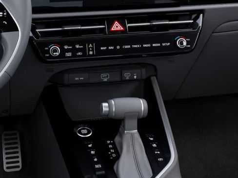 New 2025 Kia Niro SX Touring image 23