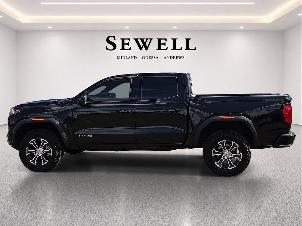Used 2025 GMC Canyon AT4 w/ AT4 Premium Package AWD/4WD image 2