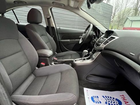 Used 2016 Chevrolet Cruze LT w/ Sun And Sound Package image 11