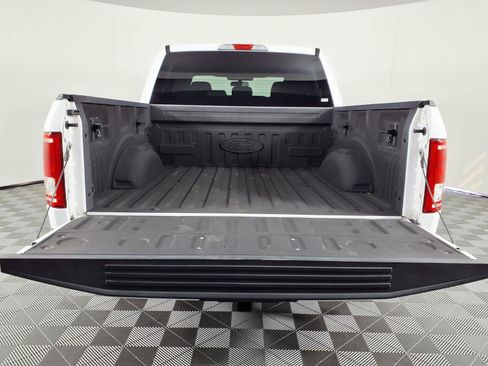 Used 2017 Ford F150 XL w/ Equipment Group 101A Mid RWD image 8