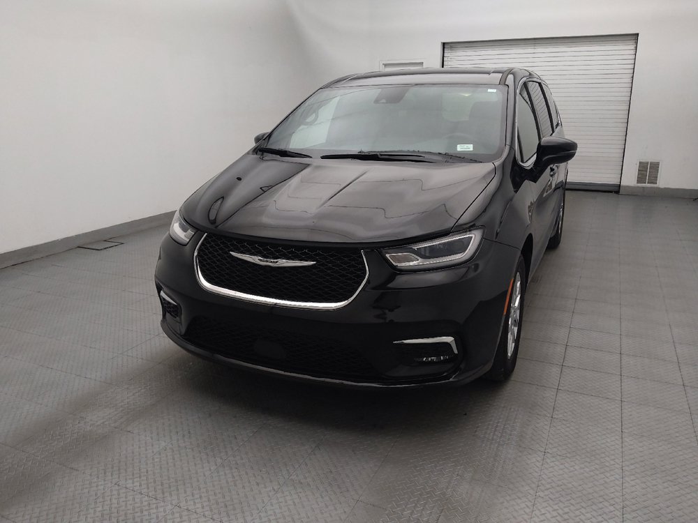 Used 2025 Chrysler Pacifica Select FWD image 15