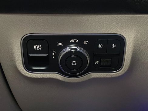 Certified 2023 Mercedes-Benz GLB 250 4MATIC image 14