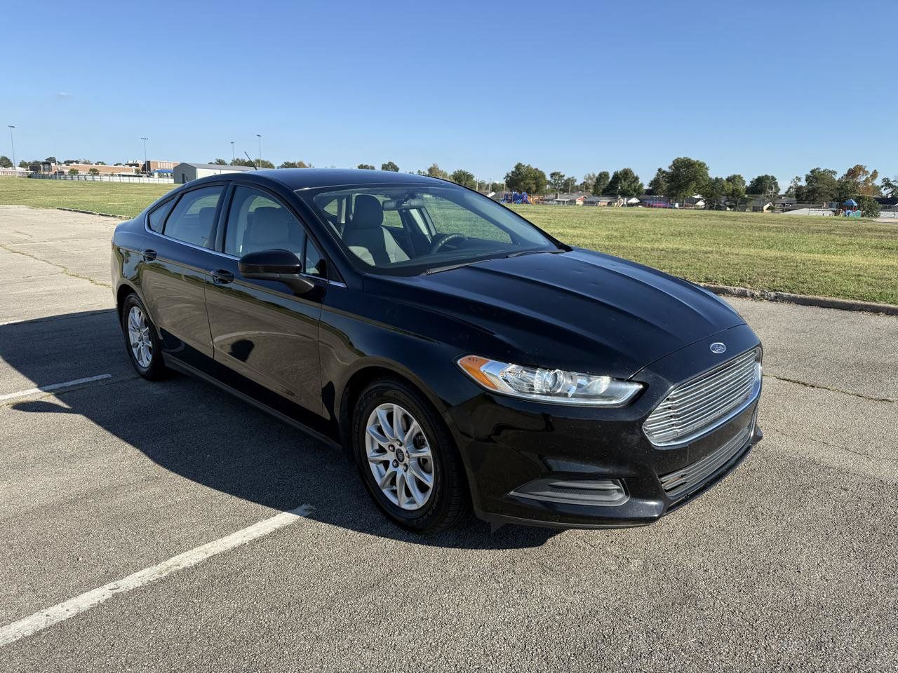 Used 2016 Ford Fusion S FWD image 2