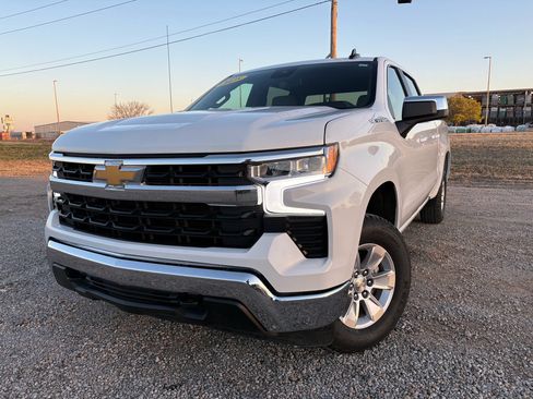 Used 2025 Chevrolet Silverado 1500 LT AWD/4WD image 1