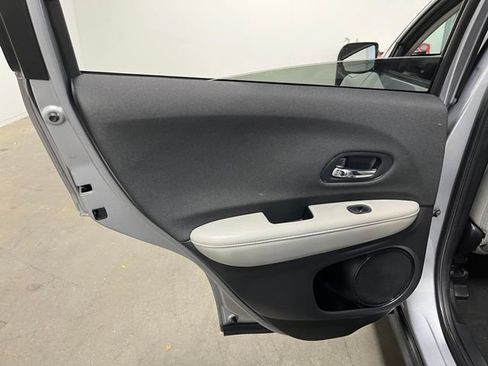 Used 2022 Honda HR-V LX image 19