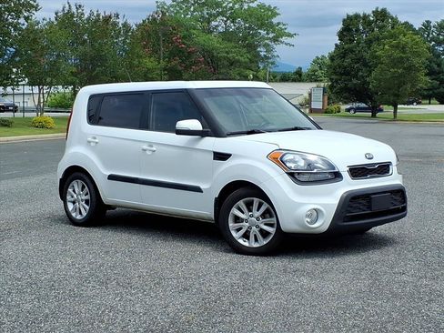 Used 2013 Kia Soul + w/ Audio Pkg FWD image 1