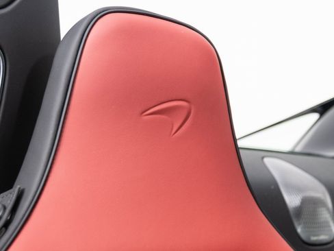 Used 2025 McLaren Artura Spider image 35