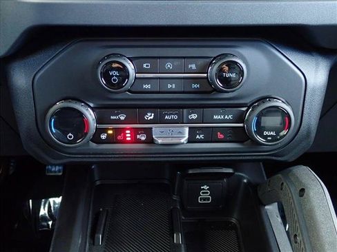 New 2026 Ford Bronco Outer Banks w/ Sasquatch Package AWD/4WD image 19