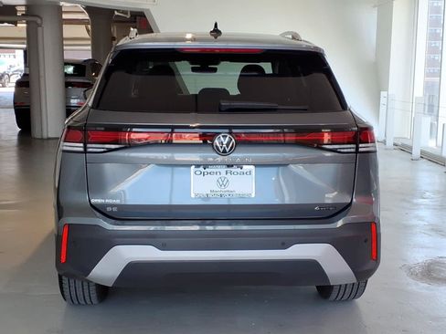 Used 2026 Volkswagen Tiguan SE w/ Panoramic Sunroof Package AWD/4WD image 5