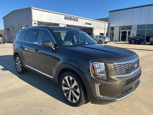 Used 2021 Kia Telluride EX w/ EX Premium Package image 2