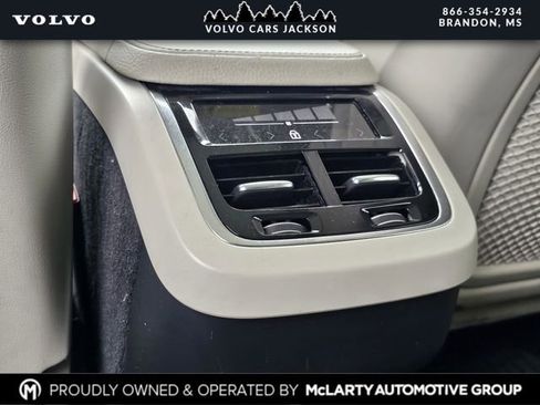 Used 2018 Volvo XC90 T6 Momentum w/ Convenience Package image 19