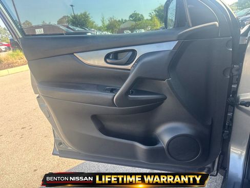 Used 2020 Nissan Rogue Sport S FWD image 11