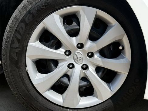 Used 2026 Toyota Corolla LE FWD image 10